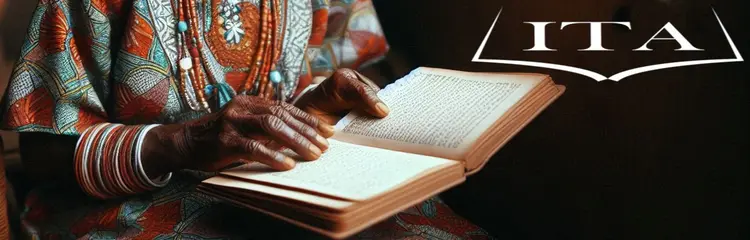 Pessoa com livro e logótipo